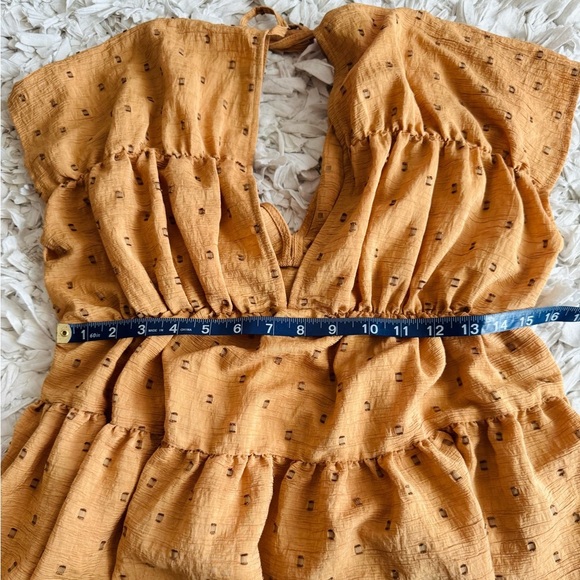 ASOS DESIGN v neck smock top in textured dobby tan - Picture 9 of 10